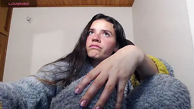 Snapshot of Skylar_Serenity chatting on November 30, 12:03 am Skylar Serenity online show from November 30, 12:03 am