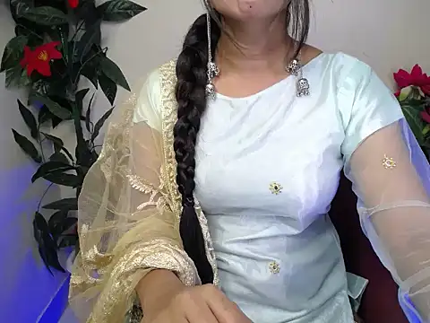 Snapshot of Little_queenn chatting on September 11, 1:11 pm Little queenn online show from September 11, 1:11 pm