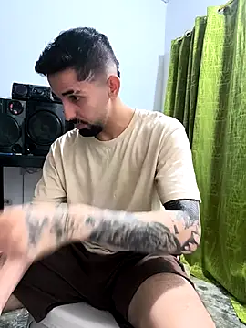 giannis090 online show from October 12, 8:02 am