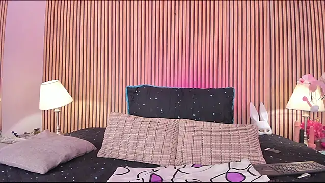 keeyla stone online show from November 3, 8:32 pm