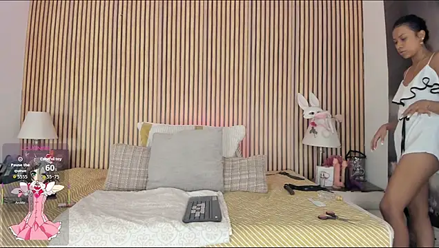 keeyla stone online show from March 5, 10:06 pm