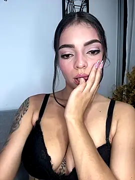 Snapshot of TaylorGreys chatting on October 30, 6:26 am TaylorGreys online show from October 30, 6:26 am