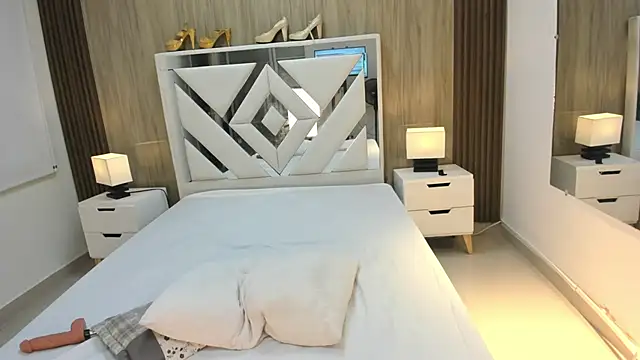 VanessaHard as online show from May 1, 8:24 pm