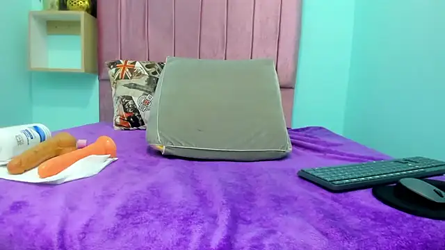 candy sex 18 online show from May 7, 1:22 am