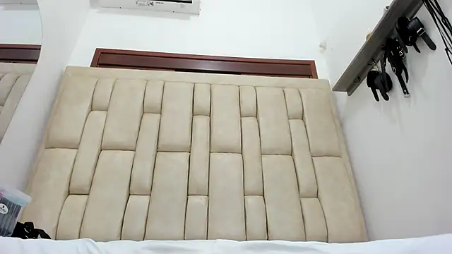 ZafiroAndFlynn online show from November 21, 8:07 pm