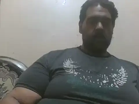 Snapshot of elpoop7305 chatting on May 16, 7:49 am elpoop7305 online show from May 16, 7:49 am