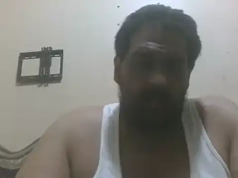Snapshot of elpoop7305 chatting on May 31, 10:11 am elpoop7305 online show from May 31, 10:11 am