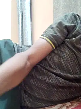 Snapshot of INTERNATIONAL0001 chatting on October 24, 2:02 pm INTERNATIONAL0001 online show from October 24, 2:02 pm