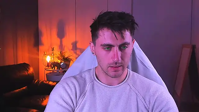 Oscar Miller  online show from October 13, 9:15 pm