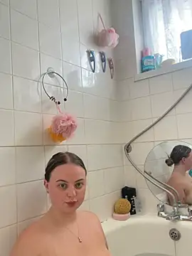 Snapshot of SexySashaxox chatting on June 20, 2:31 pm SexySashaxox online show from June 20, 2:31 pm