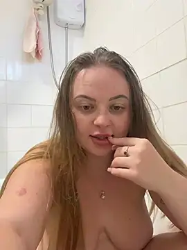 Snapshot of SexySashaxox chatting on June 28, 6:25 pm SexySashaxox online show from June 28, 6:25 pm