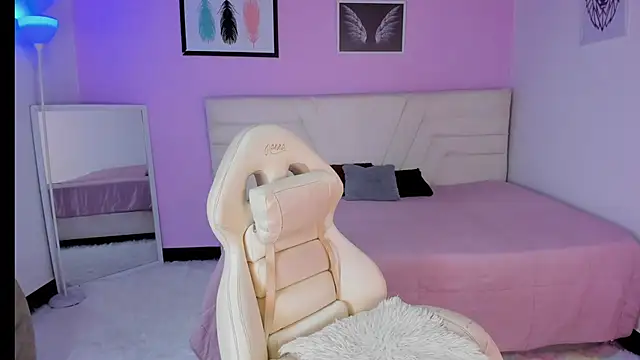 Snapshot of fressittalove01 chatting on November 13, 3:55 pm fressittalove01 online show from November 13, 3:55 pm