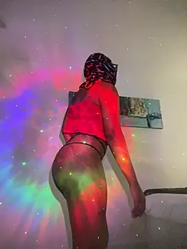 nakeddee online show from May 14, 10:33 am