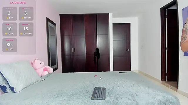 marianaandvalen online show from March 3, 11:05 am