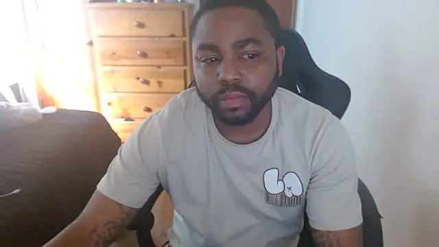 Breadwinnah online show from October 4, 4:27 pm