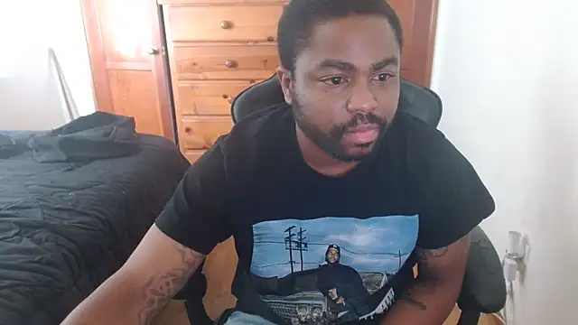 Breadwinnah online show from November 3, 8:43 pm