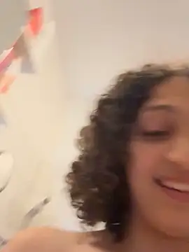 Snapshot of DreamThickCouple chatting on October 24, 9:55 pm DreamThickCouple online show from October 24, 9:55 pm