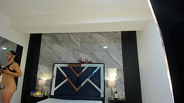 VioletRose as online show from September 13, 3:45 pm