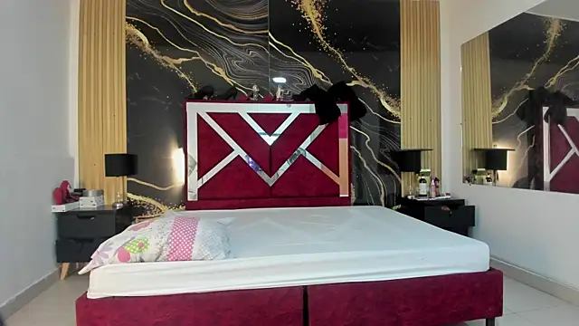 VioletRose as online show from November 22, 8:19 pm