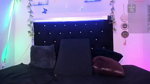 Snapshot of AkariRosetti chatting on September 11, 1:11 pm AkariRosetti online show from September 11, 1:11 pm