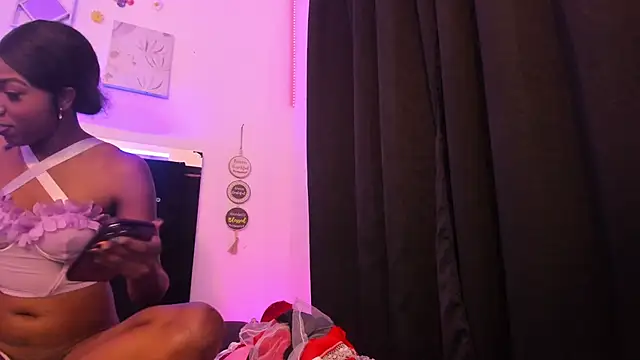 Snapshot of AkariRosetti chatting on October 24, 5:26 am AkariRosetti online show from October 24, 5:26 am