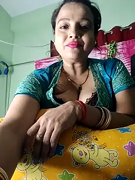 Snapshot of hornypiu697 chatting on August 3, 9:37 am hornypiu697 online show from August 3, 9:37 am