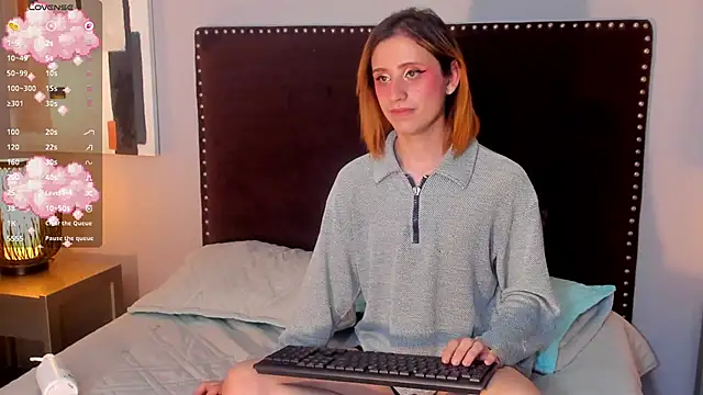 seraphine star online show from February 1, 11:36 pm