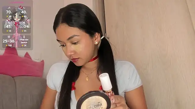 Snapshot of sarayu- chatting on November 18, 3:23 am sarayu- online show from November 18, 3:23 am