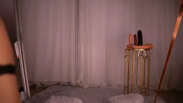 Snapshot of NickyBenz chatting on October 6, 6:05 pm NickyBenz online show from October 6, 6:05 pm