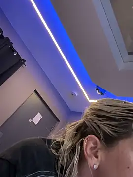 toomuchofafreak online show from March 5, 7:15 am