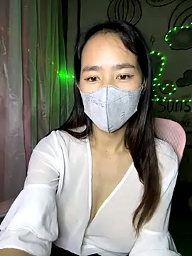 Snapshot of TiNa_04 chatting on October 3, 11:07 am TiNa 04 online show from October 3, 11:07 am