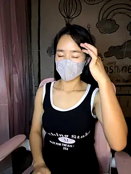 Snapshot of TiNa_04 chatting on October 9, 2:15 pm TiNa 04 online show from October 9, 2:15 pm