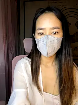 Snapshot of TiNa_04 chatting on October 16, 10:33 pm TiNa 04 online show from October 16, 10:33 pm