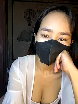 Snapshot of TiNa_04 chatting on October 23, 11:46 pm TiNa 04 online show from October 23, 11:46 pm