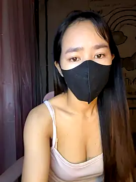 Snapshot of TiNa_04 chatting on October 25, 12:18 am TiNa 04 online show from October 25, 12:18 am