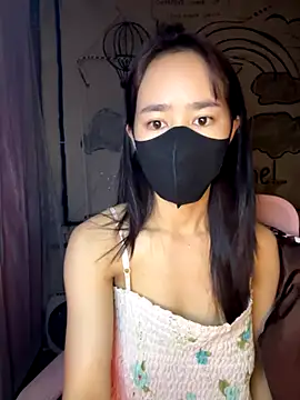 Snapshot of TiNa_04 chatting on November 17, 11:21 pm TiNa 04 online show from November 17, 11:21 pm