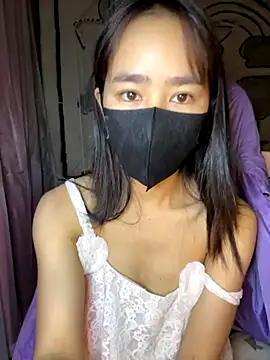 Snapshot of TiNa_04 chatting on November 27, 11:51 pm TiNa 04 online show from November 27, 11:51 pm