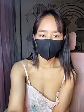 Snapshot of TiNa_04 chatting on December 5, 12:08 am TiNa 04 online show from December 5, 12:08 am