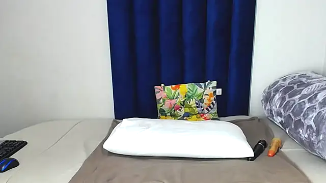 Pinkdollyg online show from November 24, 8:52 pm