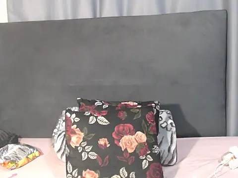 SexyKatLady18 online show from July 29, 8:29 pm