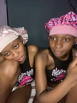 LonelyQueenxx25 online show from January 16, 10:36 pm