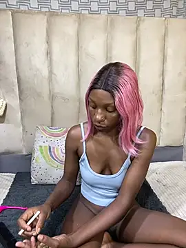 LonelyQueenxx25 online show from April 23, 12:01 am