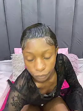 LonelyQueenxx25 online show from July 10, 10:12 pm