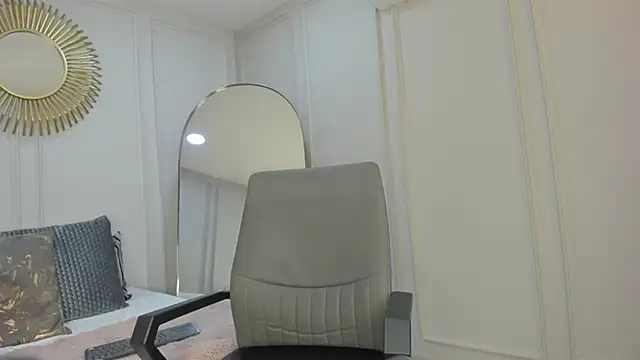 Snapshot of CharlotteBrownn_ chatting on September 28, 1:33 am CharlotteBrownn online show from September 28, 1:33 am