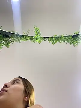 Snapshot of CharlotteBrownn_ chatting on October 30, 3:08 am CharlotteBrownn online show from October 30, 3:08 am