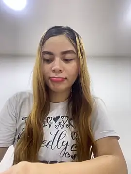 Snapshot of CharlotteBrownn_ chatting on November 1, 3:30 am CharlotteBrownn online show from November 1, 3:30 am