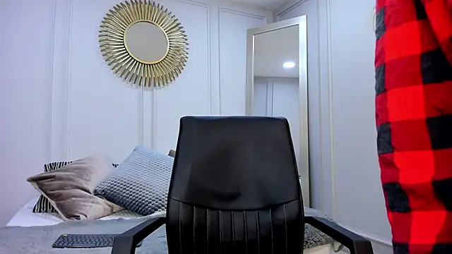 Snapshot of CharlotteBrownn_ chatting on November 30, 5:00 am CharlotteBrownn online show from November 30, 5:00 am