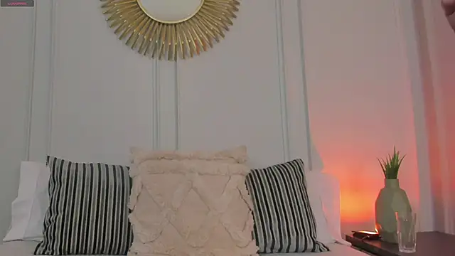 CharlotteBrownn  online show from May 22, 11:43 pm