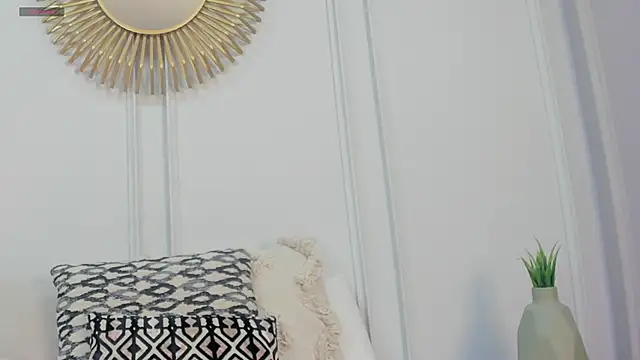 CharlotteBrownn  online show from June 14, 2:20 am