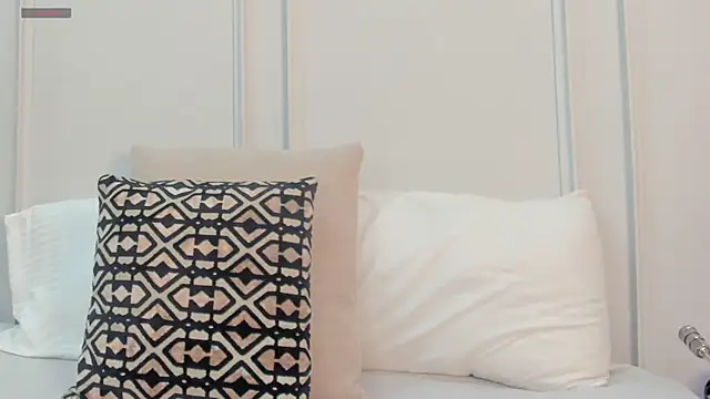 CharlotteBrownn  online show from June 23, 1:36 am